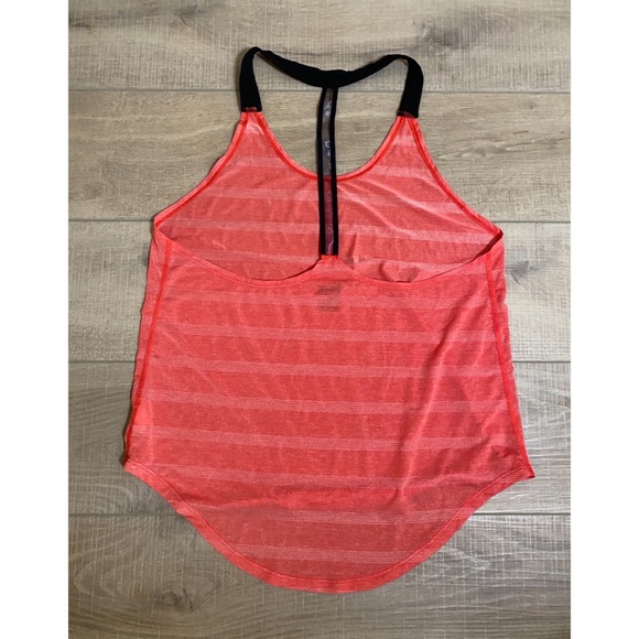 Nike Dri Fit Tank NWOT loose fit 😎 cute & comfy - Picture 2 of 3